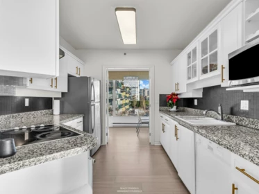 Laundry Room Photo of 201 588 16th Street, West Vancouver, BC
