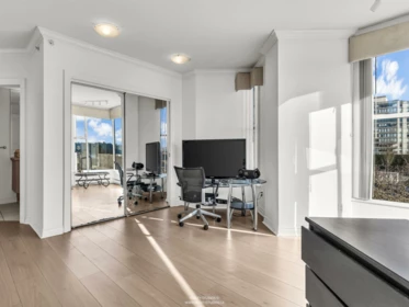 Walk-In Closet Photo of 201 588 16th Street, West Vancouver, BC