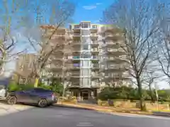 201 588 16th Street, West Vancouver, BC