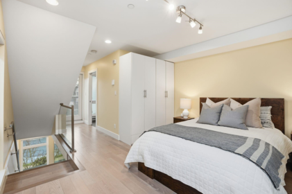 Basement Recreation Room Photo of 4 1851 Adanac Street, Vancouver, BC