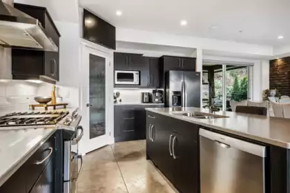 Breakfast Nook Photo of 5480 Maclachlan Place, Chilliwack, BC