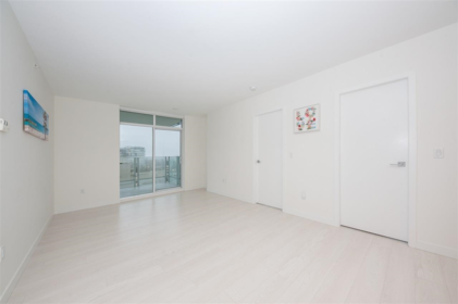 1102 5580 No. 3 Road, Richmond, BC, Richmond — Apartment/Condo for sale