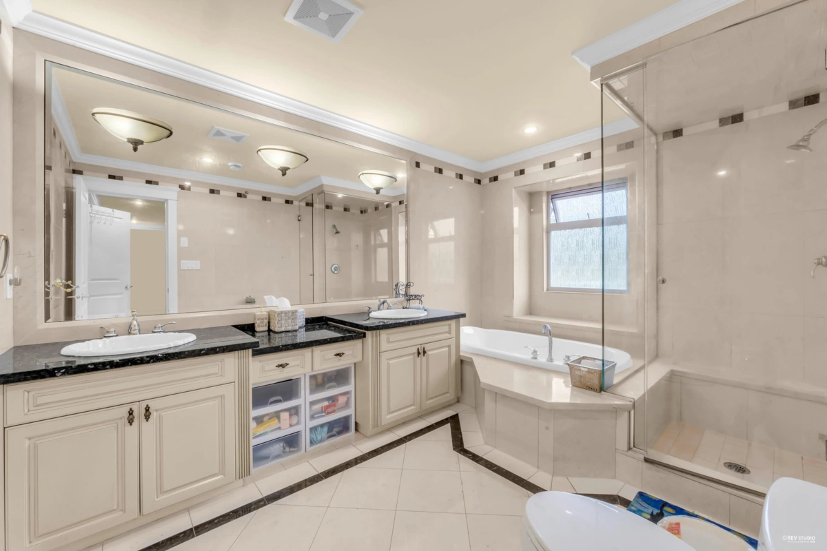 Hallway Photo of 2139 W 22nd Avenue, Vancouver, BC