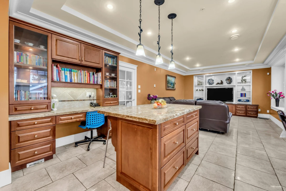 Walk-In Closet Photo of 2139 W 22nd Avenue, Vancouver, BC