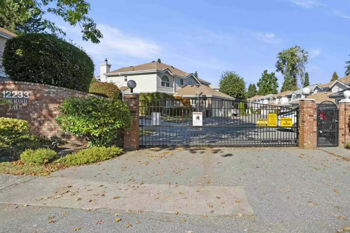 Entry Foyer Photo of 133 12233 92 Avenue, Surrey, BC