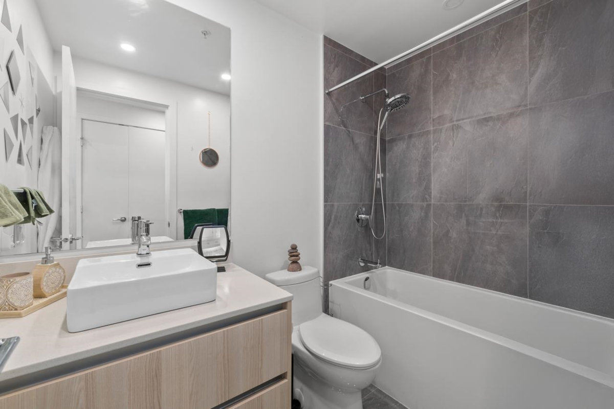 Entry Foyer Photo of 1105 5333 Goring Street, Burnaby, BC