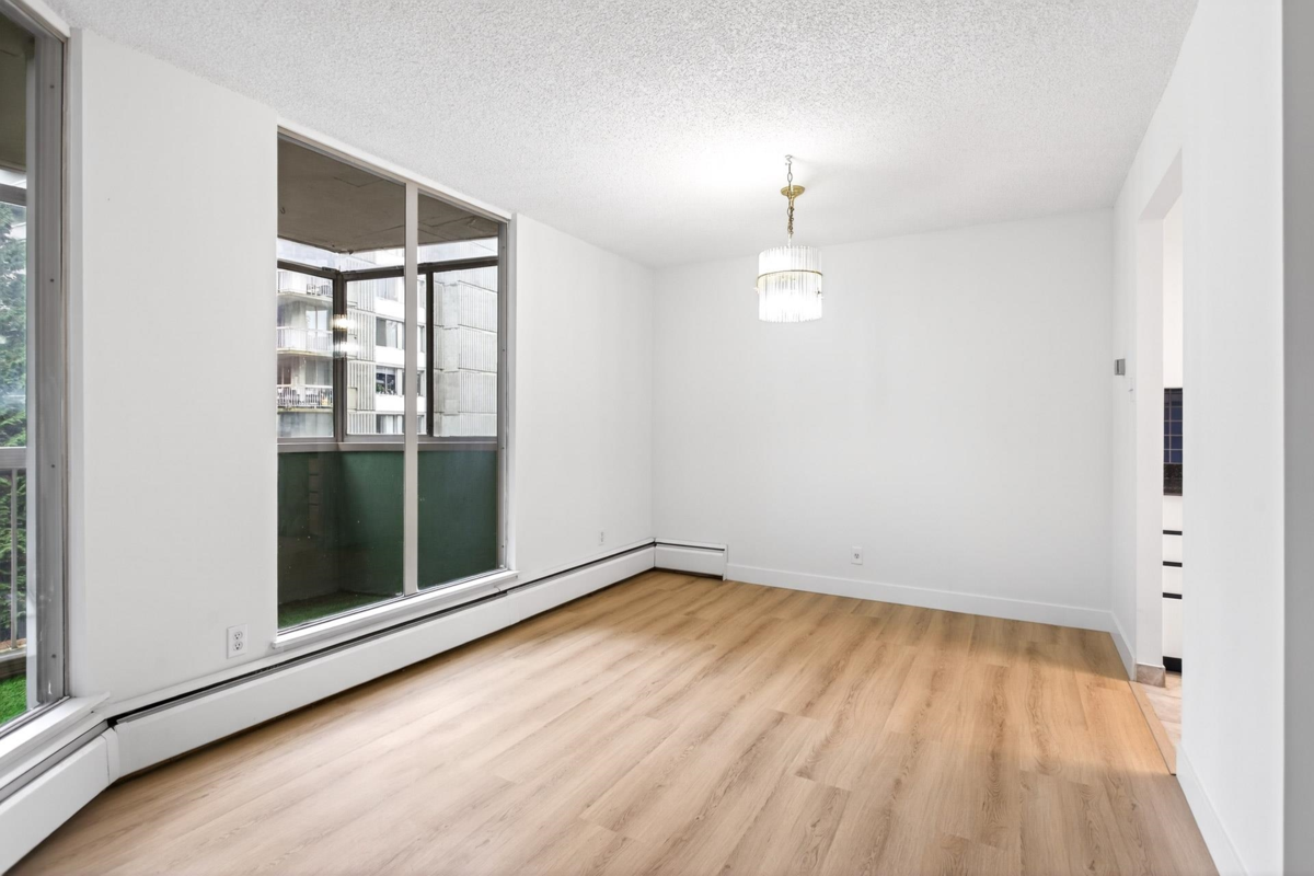 Family Room Photo of 504 2024 Fullerton Avenue, North Vancouver, BC