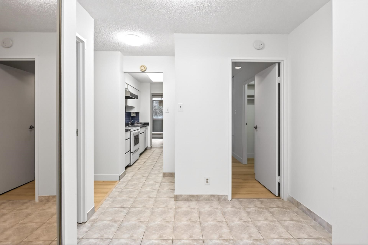 Garden / Landscaping Photo of 504 2024 Fullerton Avenue, North Vancouver, BC