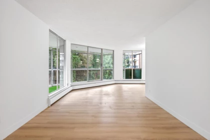 504 2024 Fullerton Avenue, North Vancouver, BC