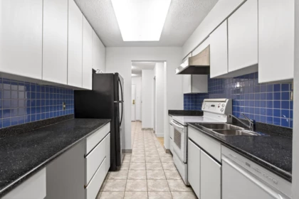 Laundry Room Photo of 504 2024 Fullerton Avenue, North Vancouver, BC