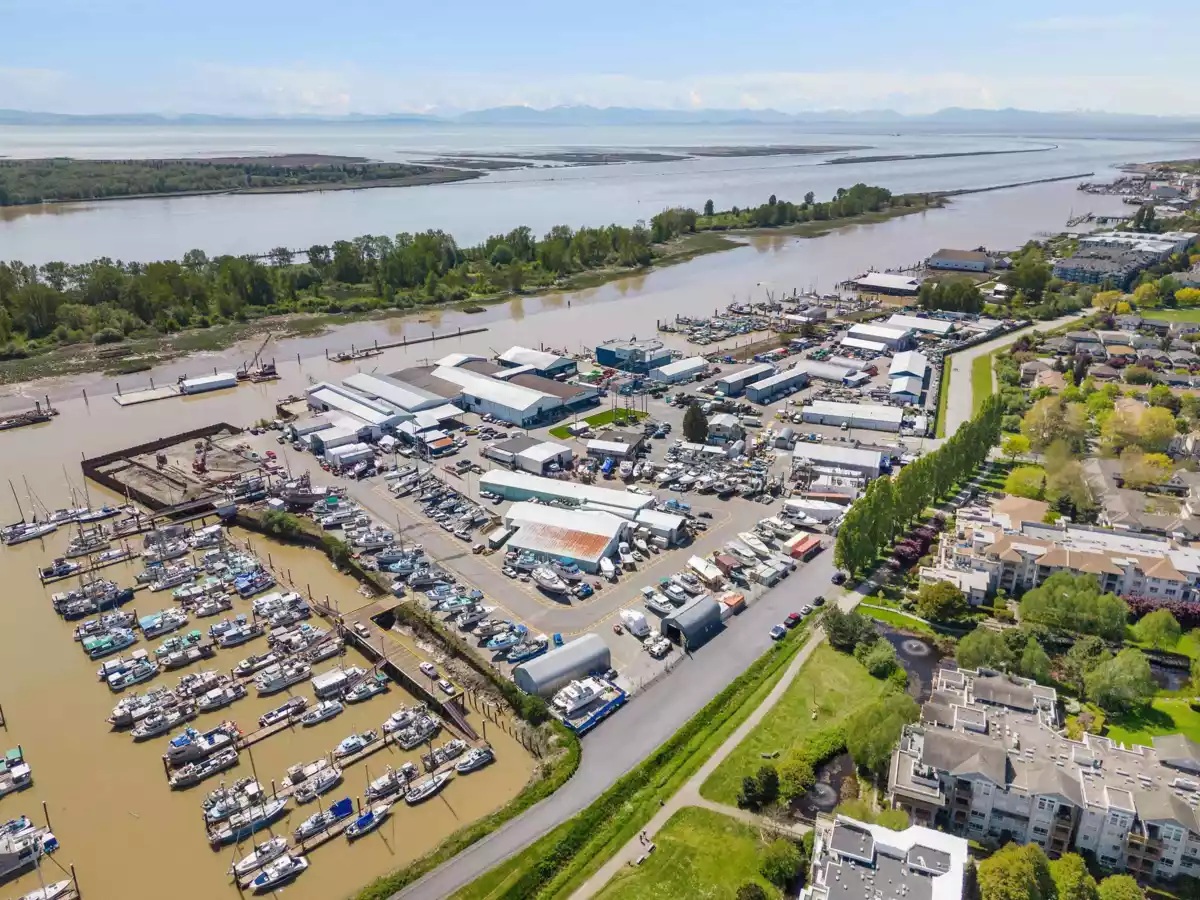 Community Amenities Photo (Clubhouse) of 104 12633 No 2 Road, Richmond, BC