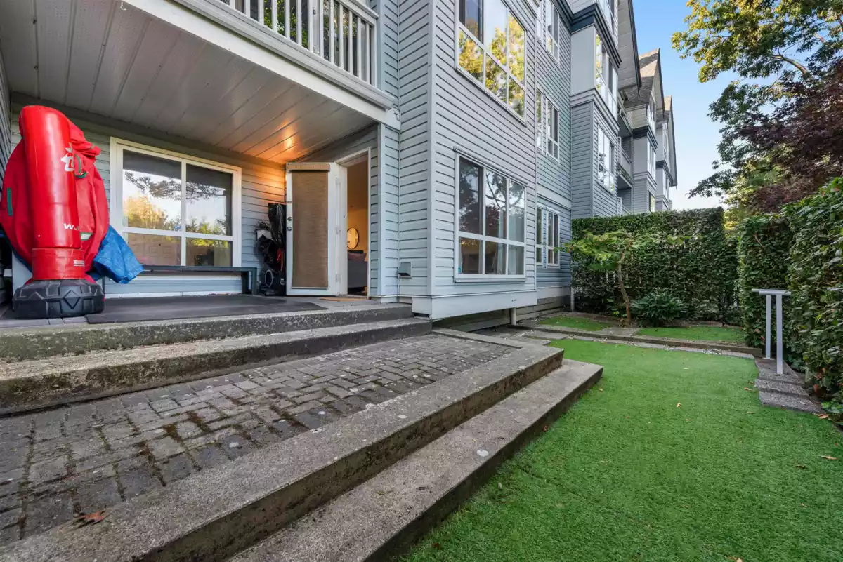 Entry Foyer Photo of 104 12633 No 2 Road, Richmond, BC