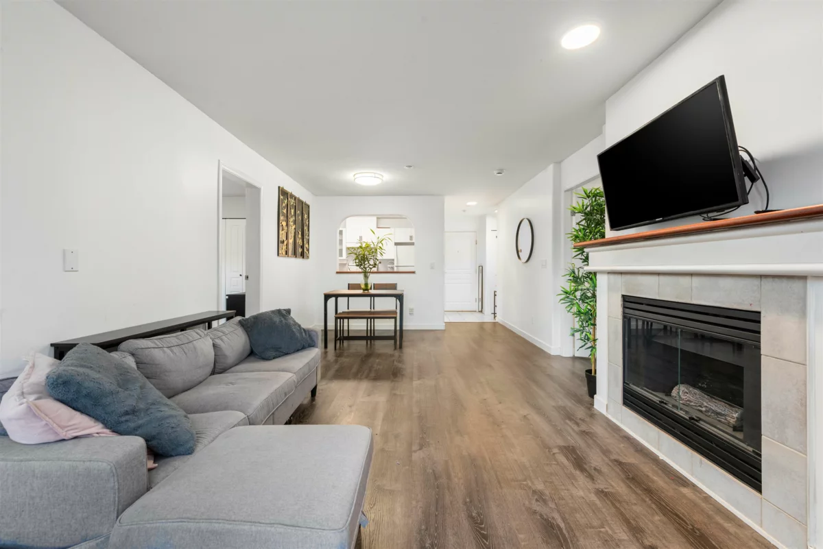 Loft / Bonus Room Photo of 104 12633 No 2 Road, Richmond, BC