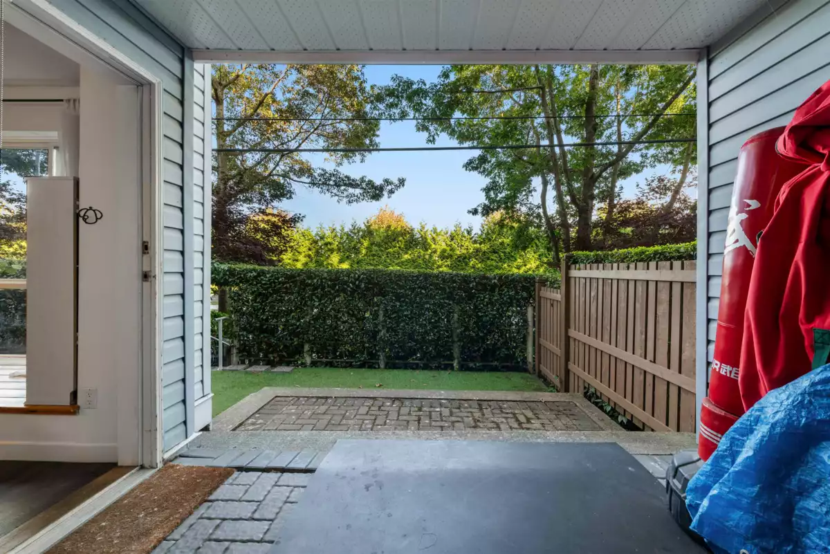 Mudroom Photo of 104 12633 No 2 Road, Richmond, BC