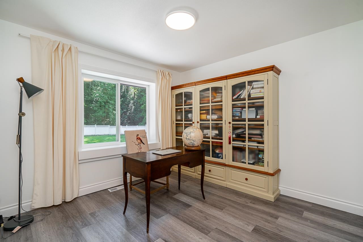 Front Yard Photo of 13774 Crescent Road, Surrey, BC