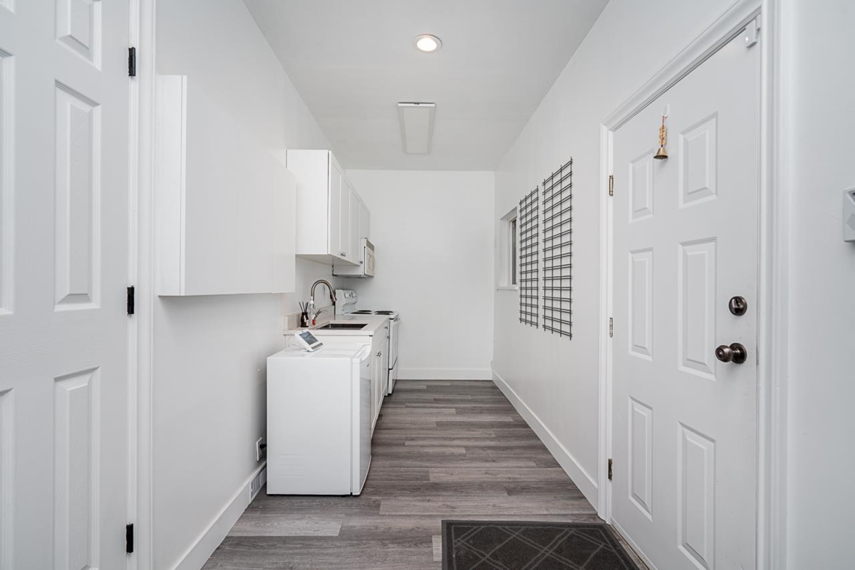 Laundry Room Photo of 13774 Crescent Road, Surrey, BC