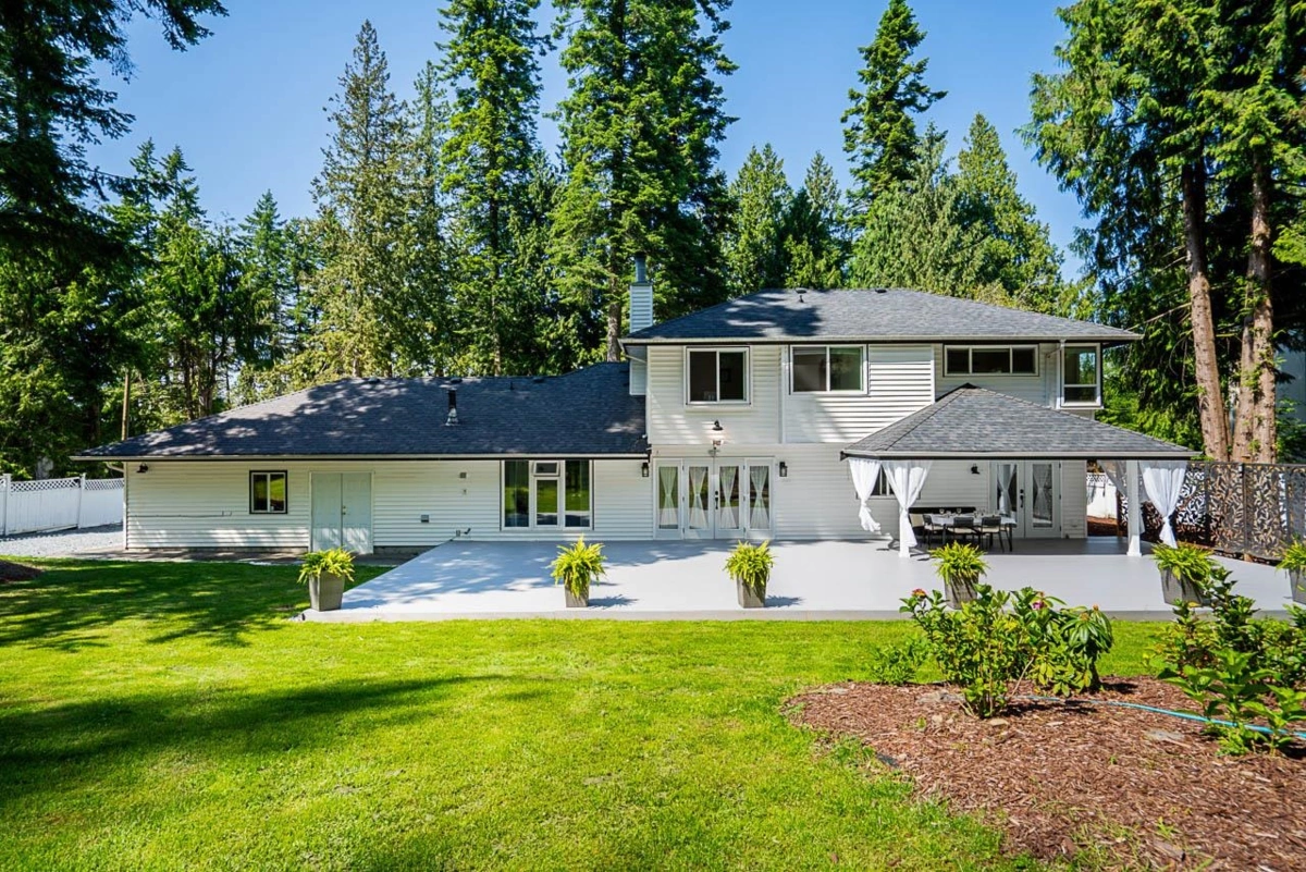 Living Room Photo of 13774 Crescent Road, Surrey, BC