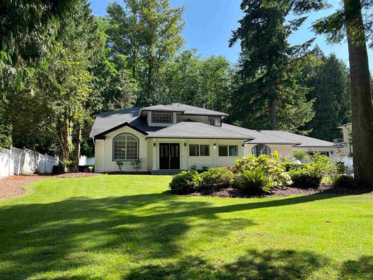 13774 Crescent Road, Surrey, BC, Surrey — Single Family Residence for sale