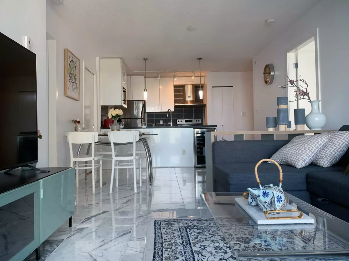 Kitchen Island Photo of 2903 689 Abbott Street, Vancouver, BC