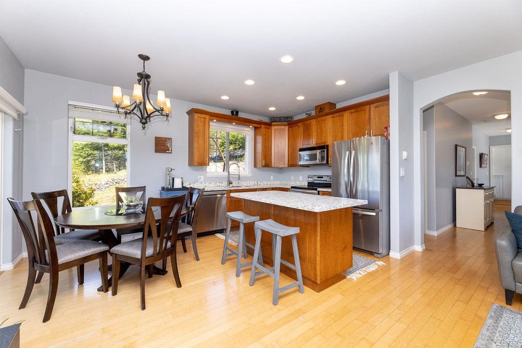 Dining Area Photo of 4247 Johnston Heights Drive, Garden Bay, BC