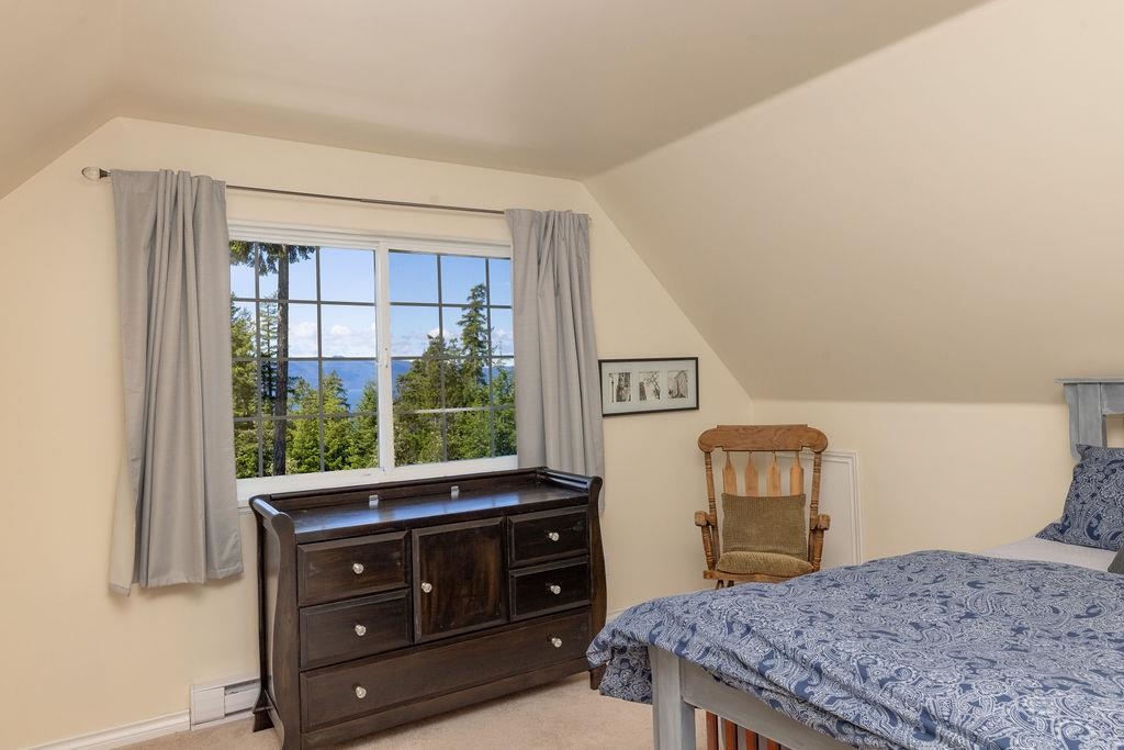 Entry Foyer Photo of 4247 Johnston Heights Drive, Garden Bay, BC