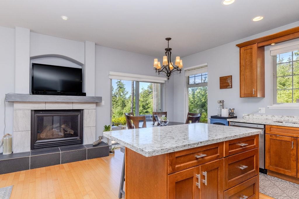 Kitchen Photo of 4247 Johnston Heights Drive, Garden Bay, BC