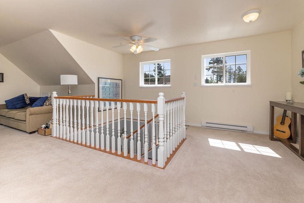 Laundry Room Photo of 4247 Johnston Heights Drive, Garden Bay, BC