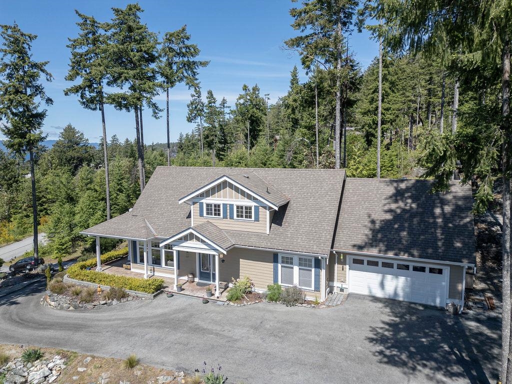Living Room Photo of 4247 Johnston Heights Drive, Garden Bay, BC