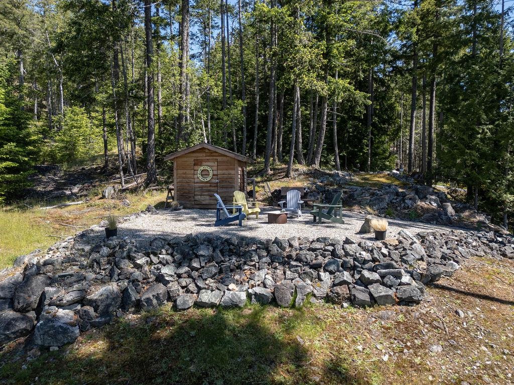 Walk-In Closet Photo of 4247 Johnston Heights Drive, Garden Bay, BC