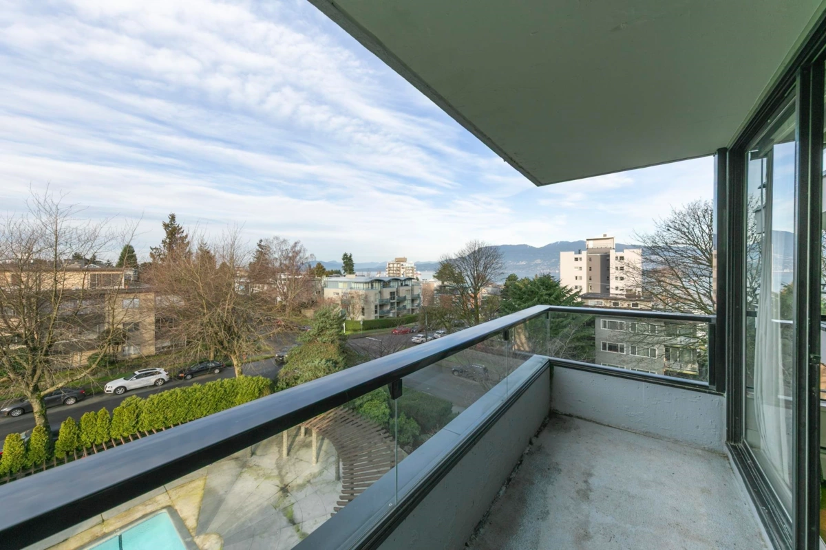 Basement Recreation Room Photo of 501 2370 W 2nd Avenue, Vancouver, BC
