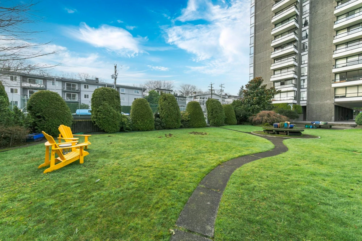Entry Foyer Photo of 501 2370 W 2nd Avenue, Vancouver, BC