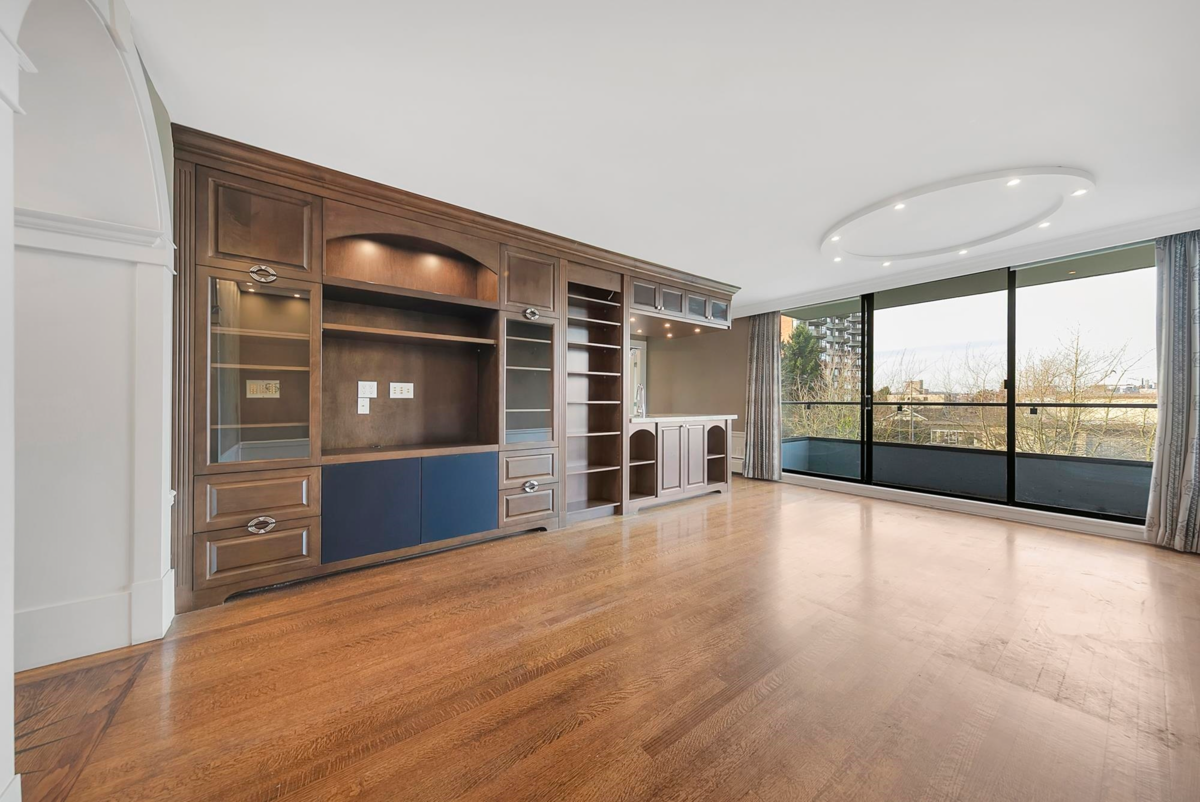 Living Room Photo of 501 2370 W 2nd Avenue, Vancouver, BC