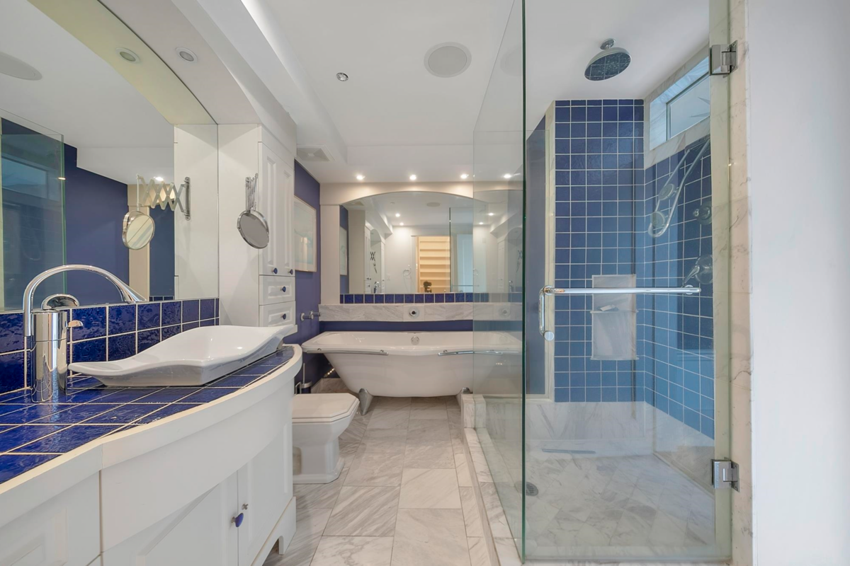 Walk-In Closet Photo of 501 2370 W 2nd Avenue, Vancouver, BC