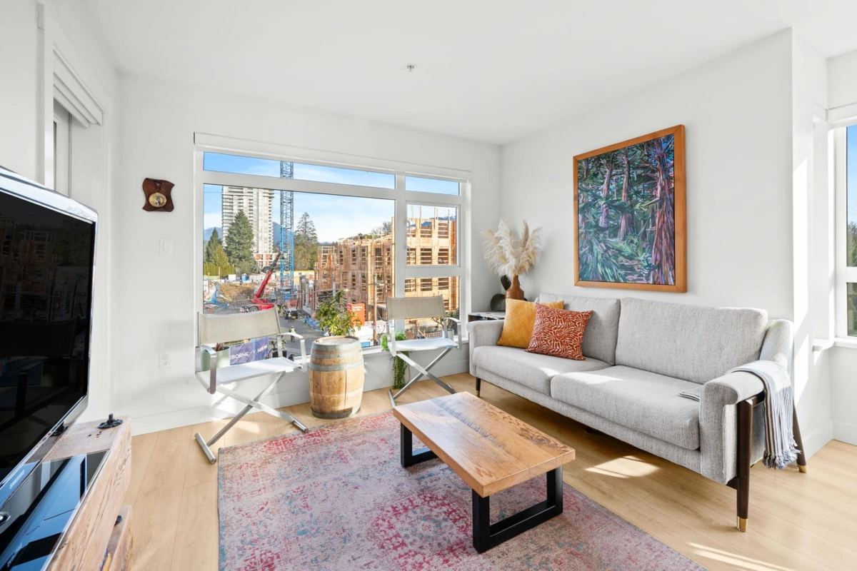 Breakfast Nook Photo of 303 1519 Crown Street, North Vancouver, BC