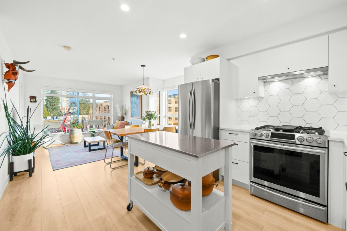 Family Room Photo of 303 1519 Crown Street, North Vancouver, BC