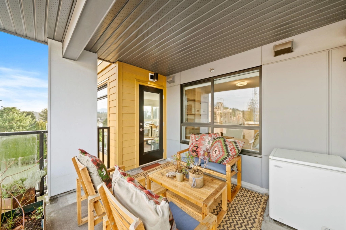 Living Room Photo of 303 1519 Crown Street, North Vancouver, BC