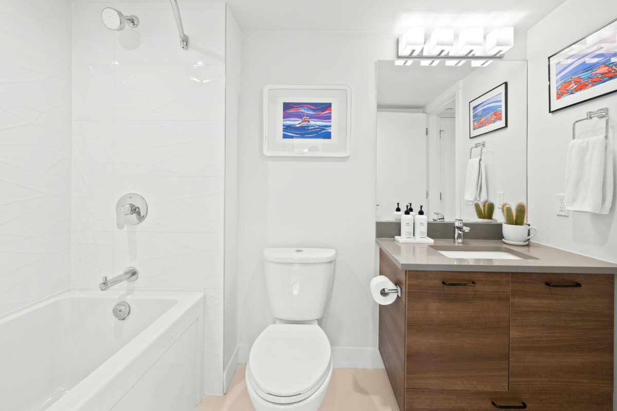 Office / Den Photo of 303 1519 Crown Street, North Vancouver, BC