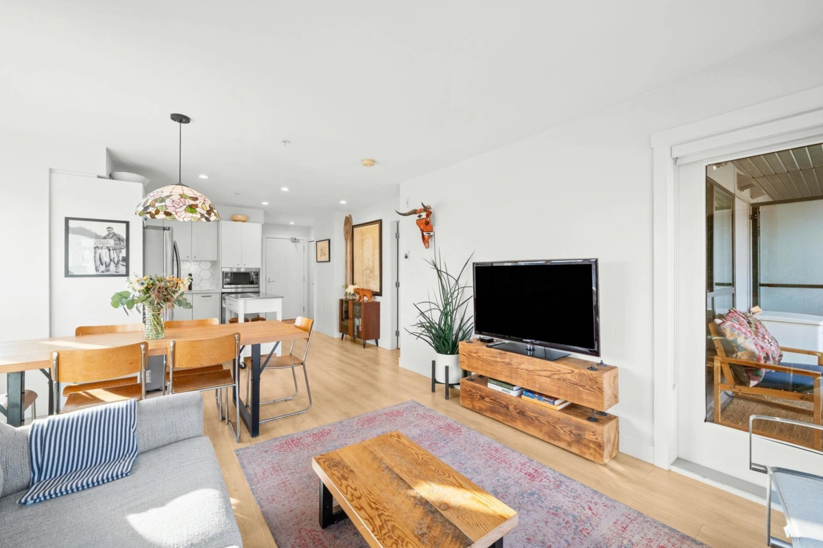 Primary Bathroom Photo of 303 1519 Crown Street, North Vancouver, BC