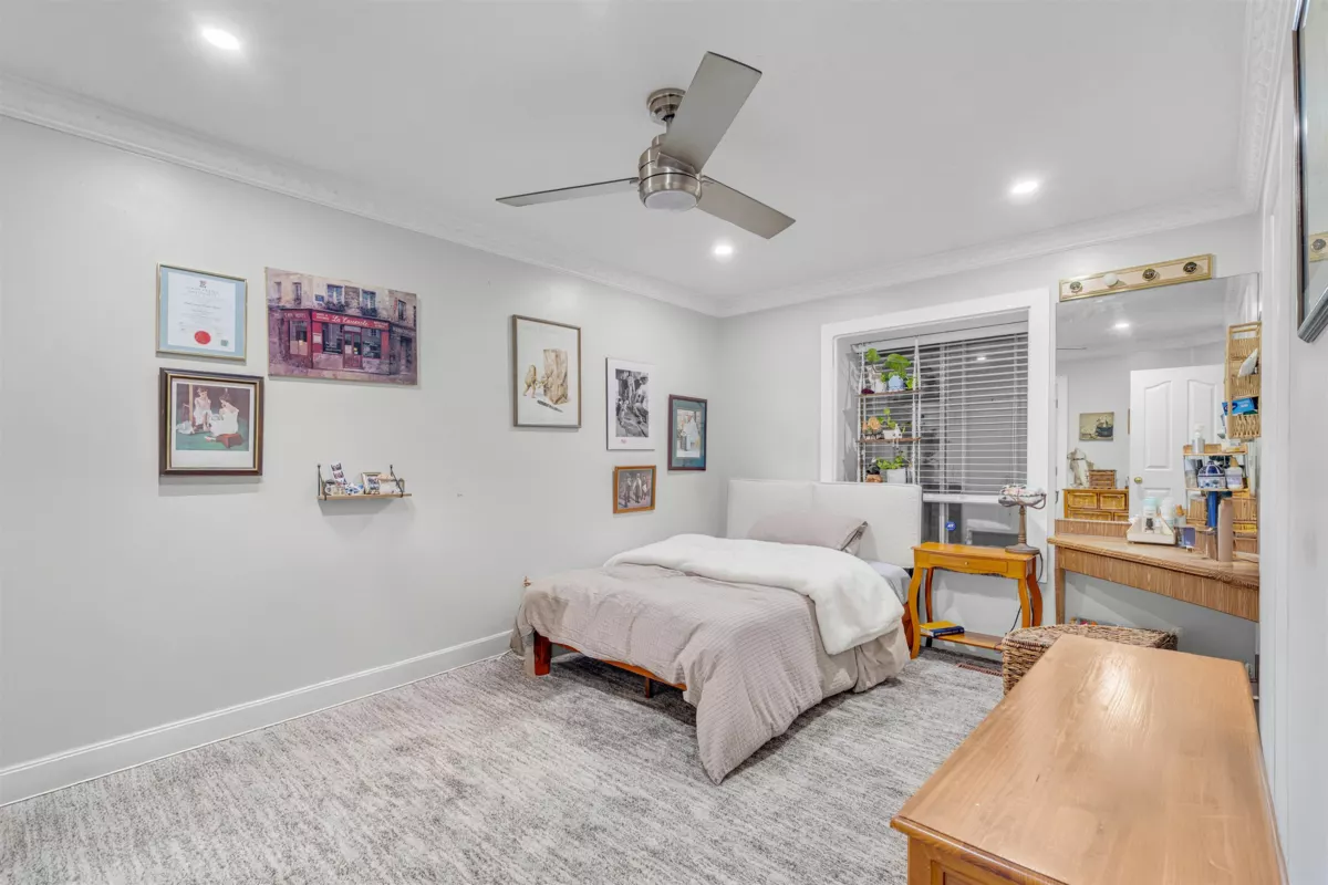 Basement Recreation Room Photo of 15656 92a Avenue, Surrey, BC