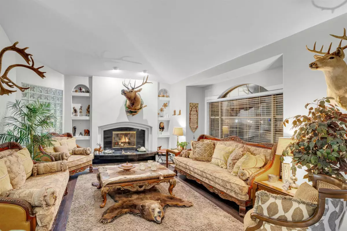 Dining Area Photo of 15656 92a Avenue, Surrey, BC
