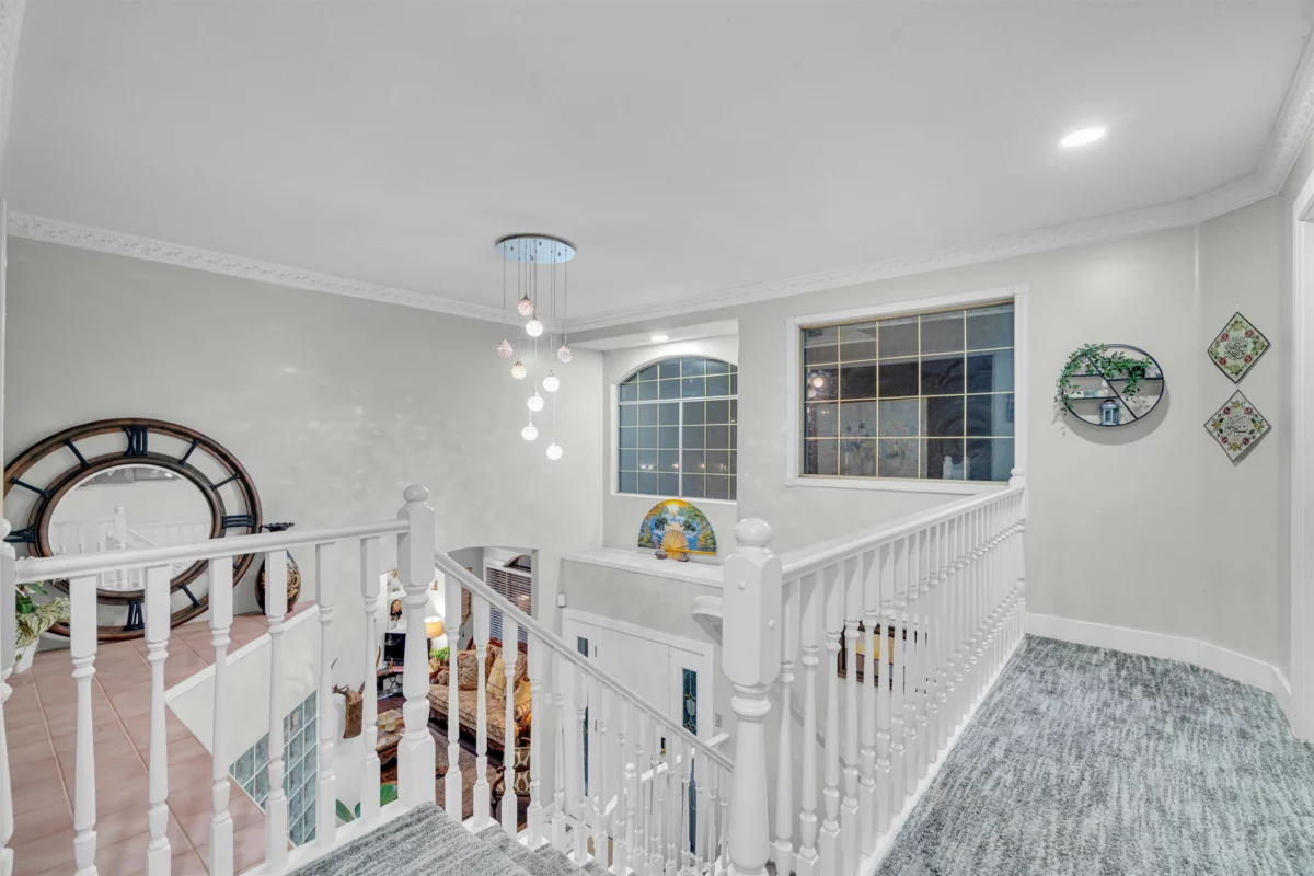 Guest Bathroom Photo of 15656 92a Avenue, Surrey, BC