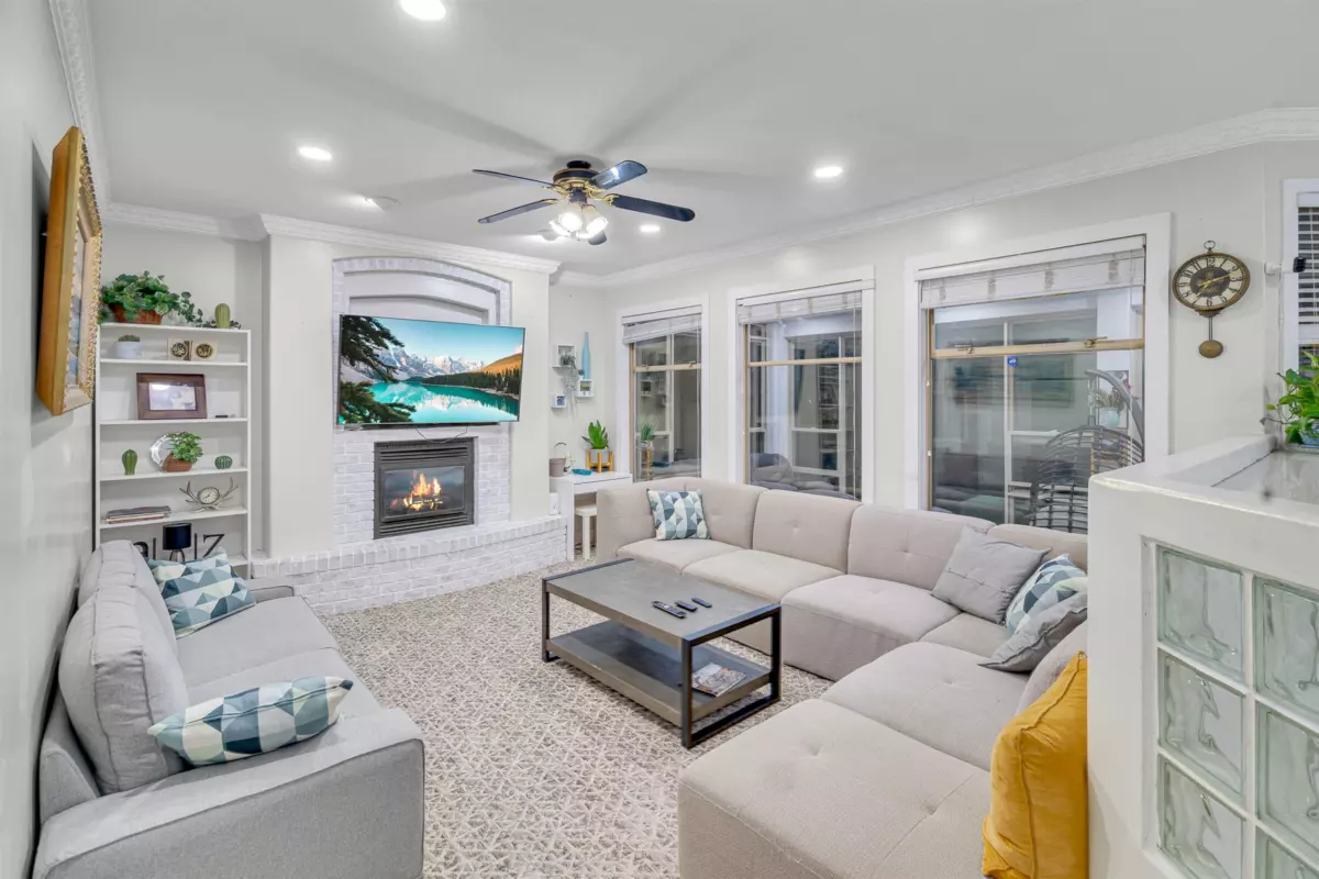 Primary Bedroom Photo of 15656 92a Avenue, Surrey, BC