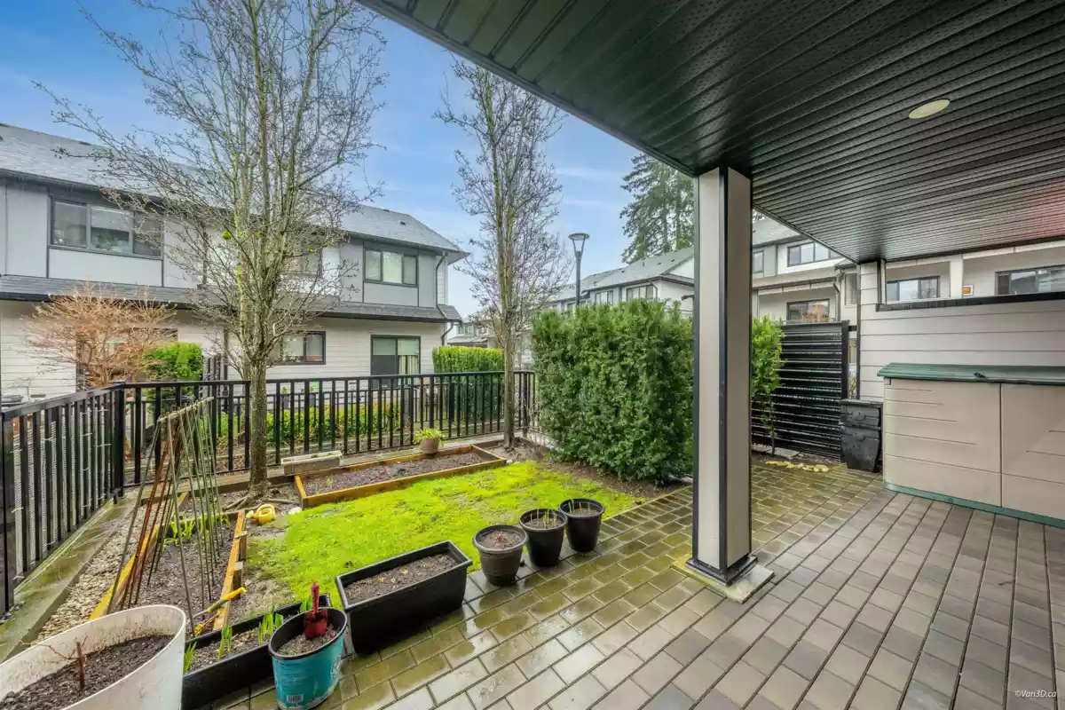 Swimming Pool Photo of 29 15177 60 Avenue, Surrey, BC