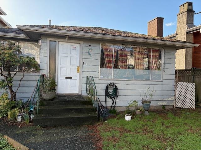 Exterior Front Photo of 76 W 62nd Avenue, Vancouver, BC