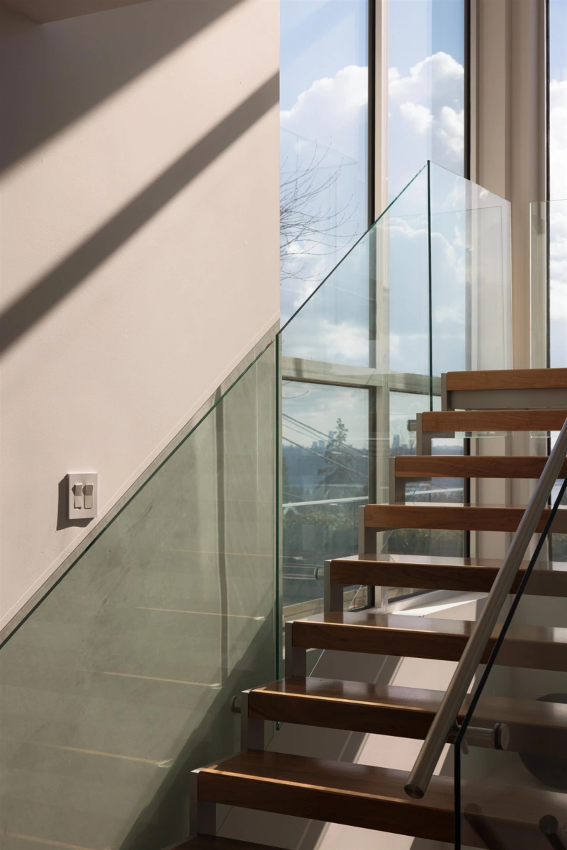 Entry Foyer Photo of 1715 22nd Street, West Vancouver, BC