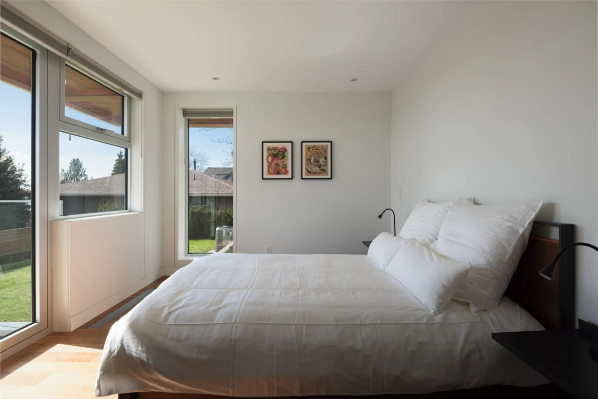 Front Yard Photo of 1715 22nd Street, West Vancouver, BC