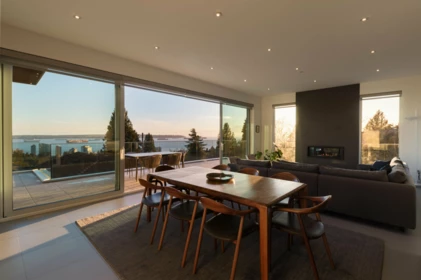 Kitchen Photo of 1715 22nd Street, West Vancouver, BC