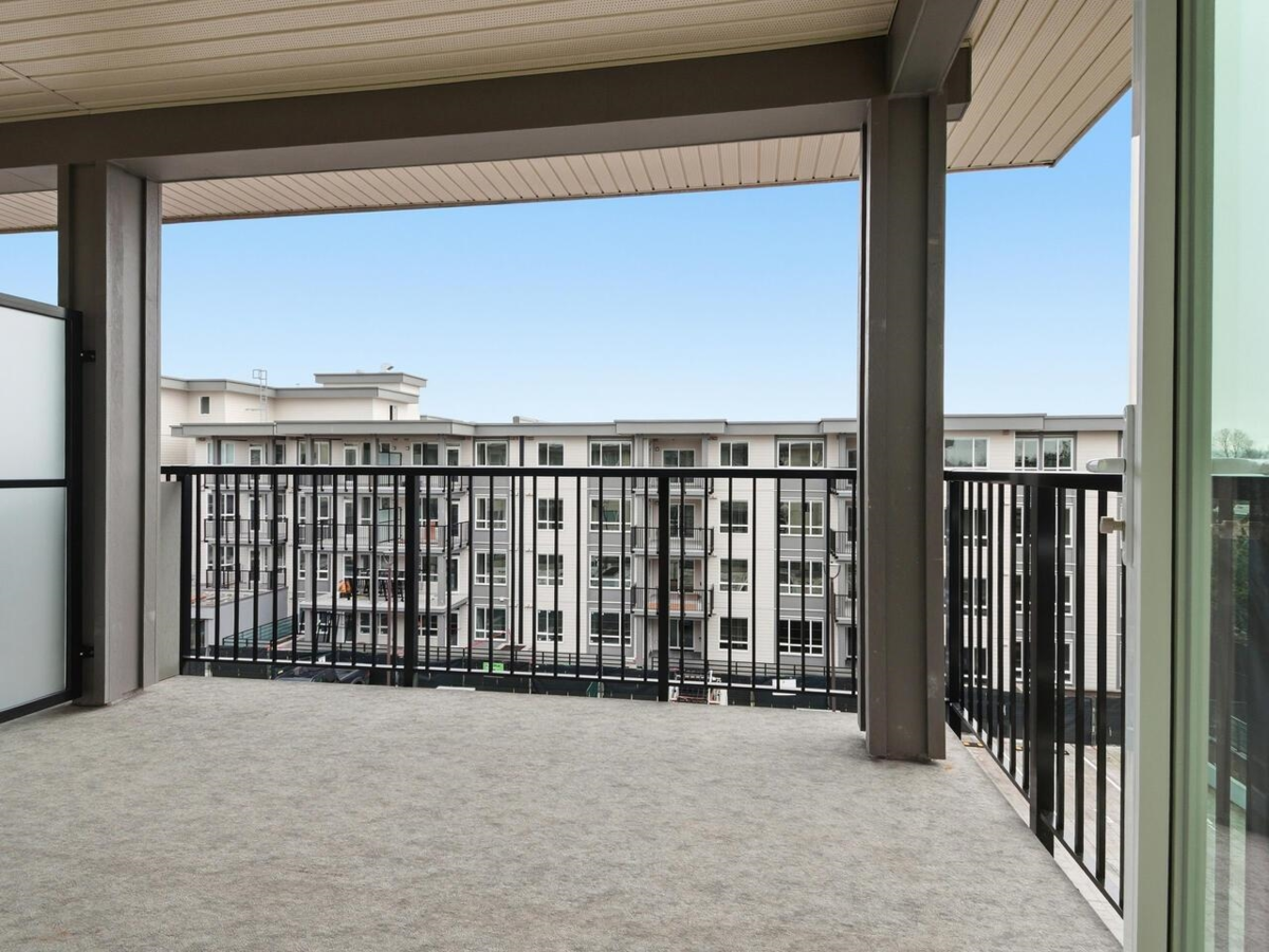 Guest Bathroom Photo of 430 23200 Gilley Road, Richmond, BC