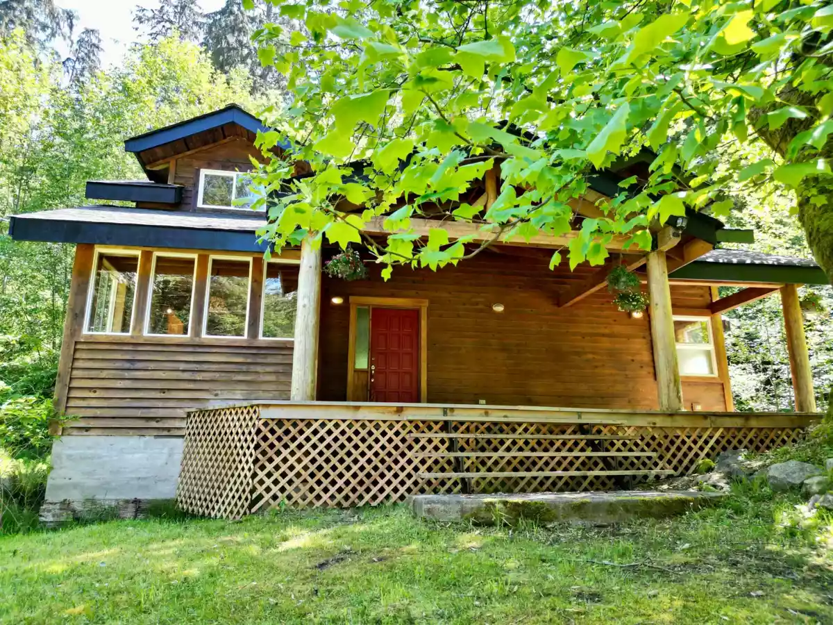 Breakfast Nook Photo of 722 West Bay Road, Gambier Island, BC