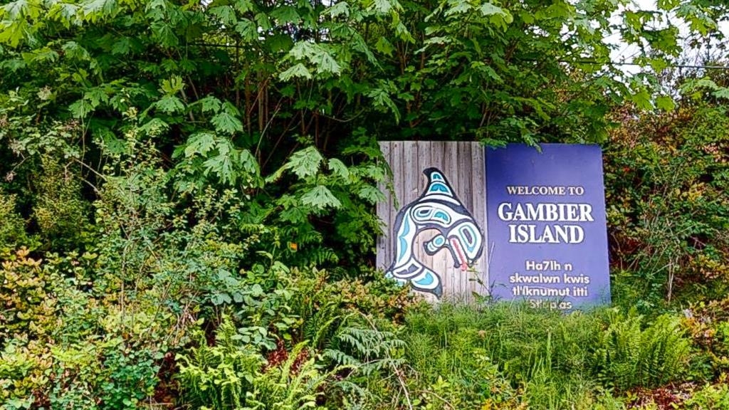 Outdoor Kitchen Photo of 722 West Bay Road, Gambier Island, BC